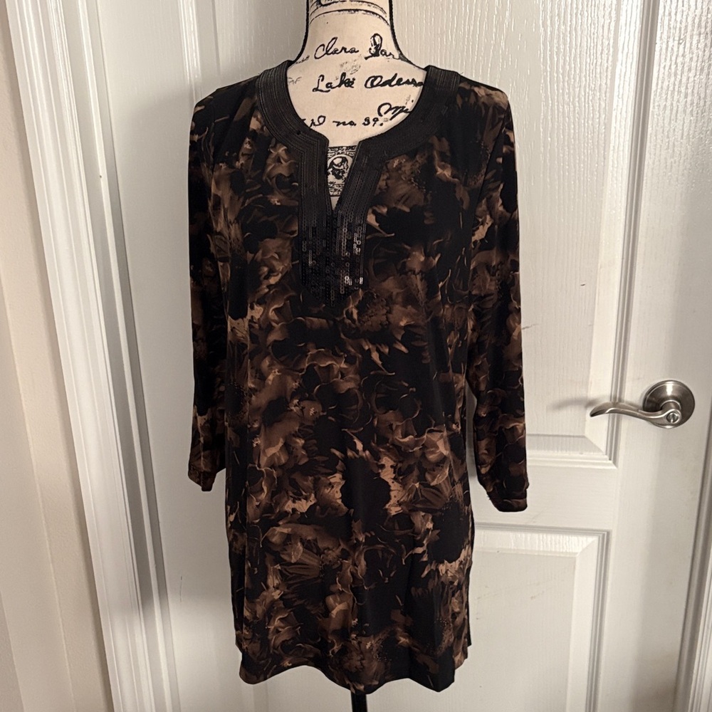 Dana Buchman Brown and Black Floral Tunic. NWOT